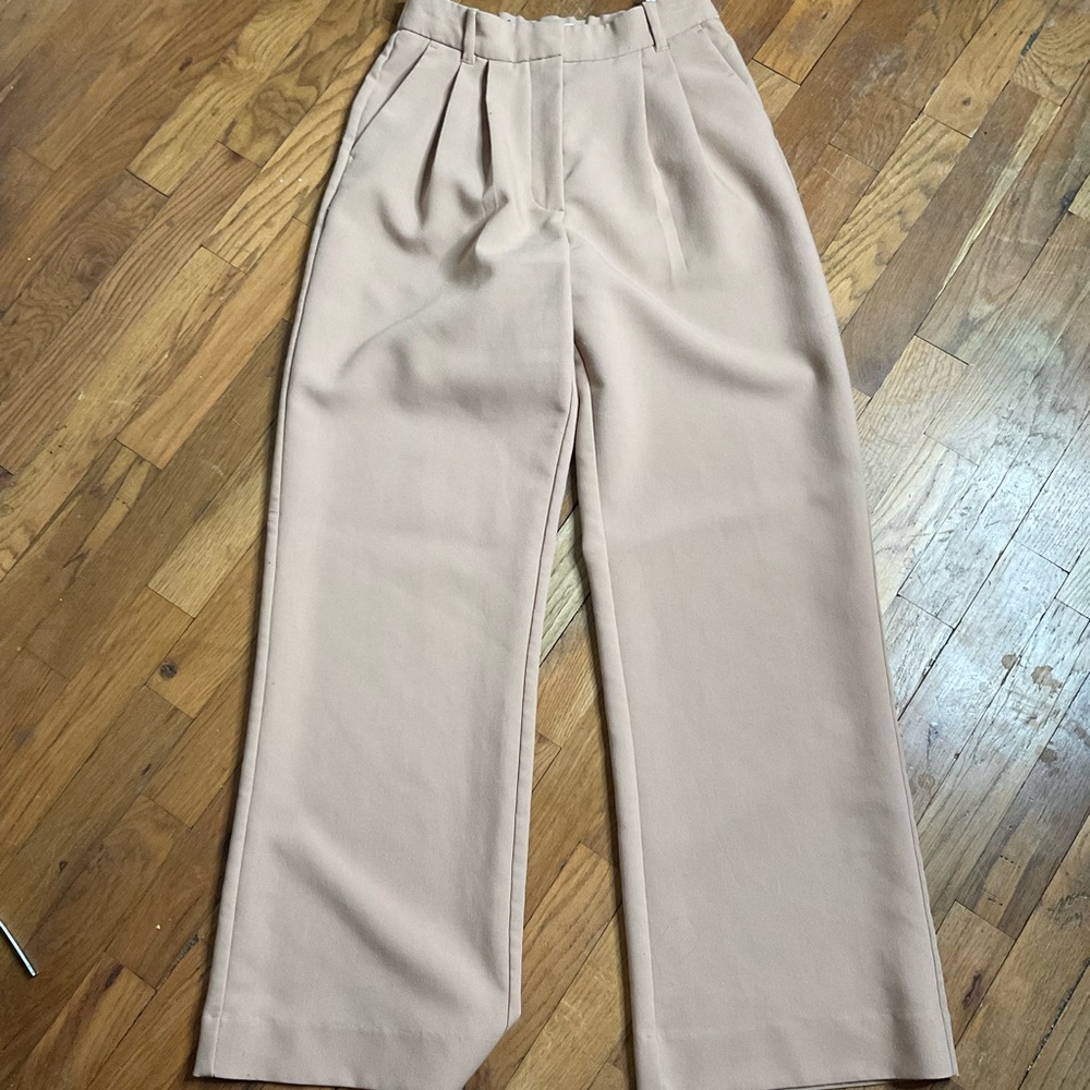 Abercrombie & Fitch Wide Legs Pleated Waist Slacks, tan, size 27/4, EUC